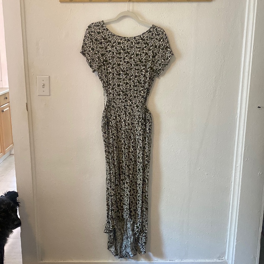 A NEW DAY HI LOW SUMMER DRESS, SIDE CUTS OUTS AND POCKETS!